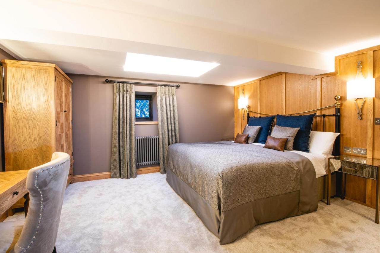 Boringdon Hall Hotel And Spa Plymouth Exterior foto A bedroom at the hotel